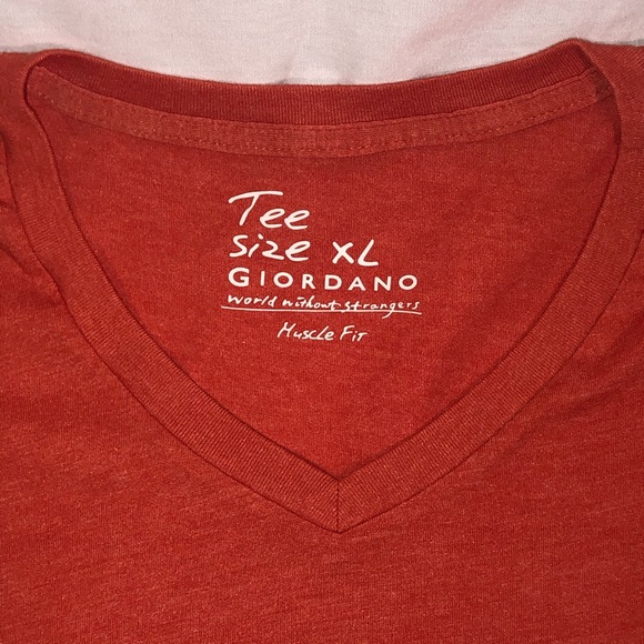 Men’s Giordano Short Sleeve V-Neck T-Shirt Size XL Muscle Fit Orange - Picture 2 of 4